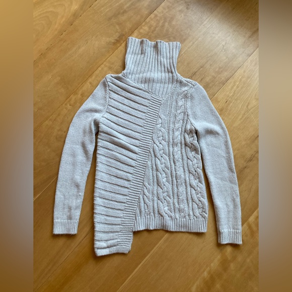 Simply Vera Vera Wang Sweater Unique Style Women's Size M - Picture 1 of 3